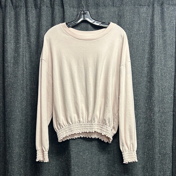 Levi's Women's Light Pink Sweatshirt - Picture 1 of 4